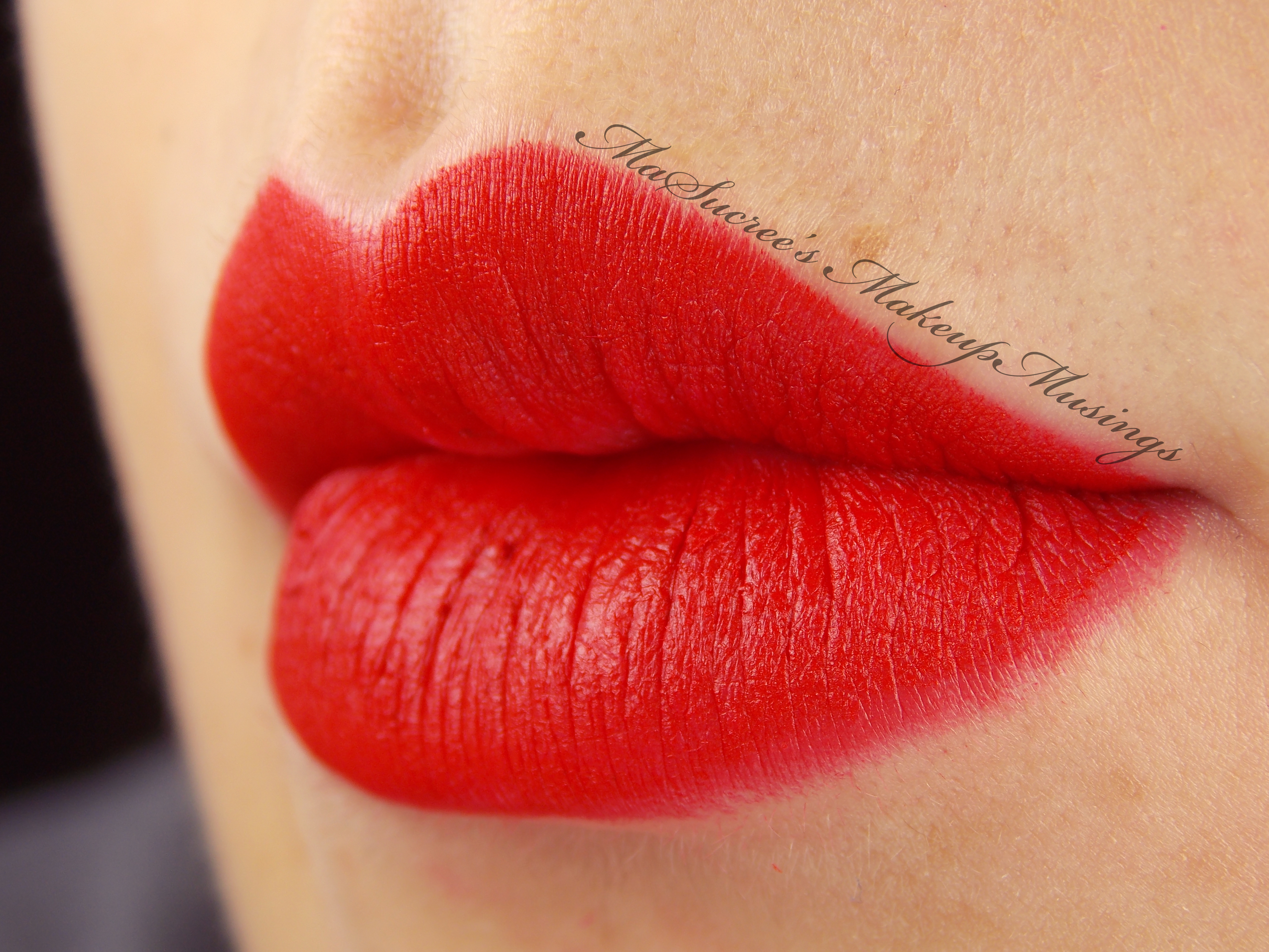 How to apply red lipstick without lip liner